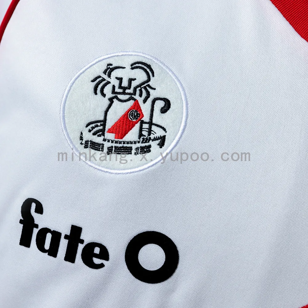 Retro 1986 River Plate home — 2/2