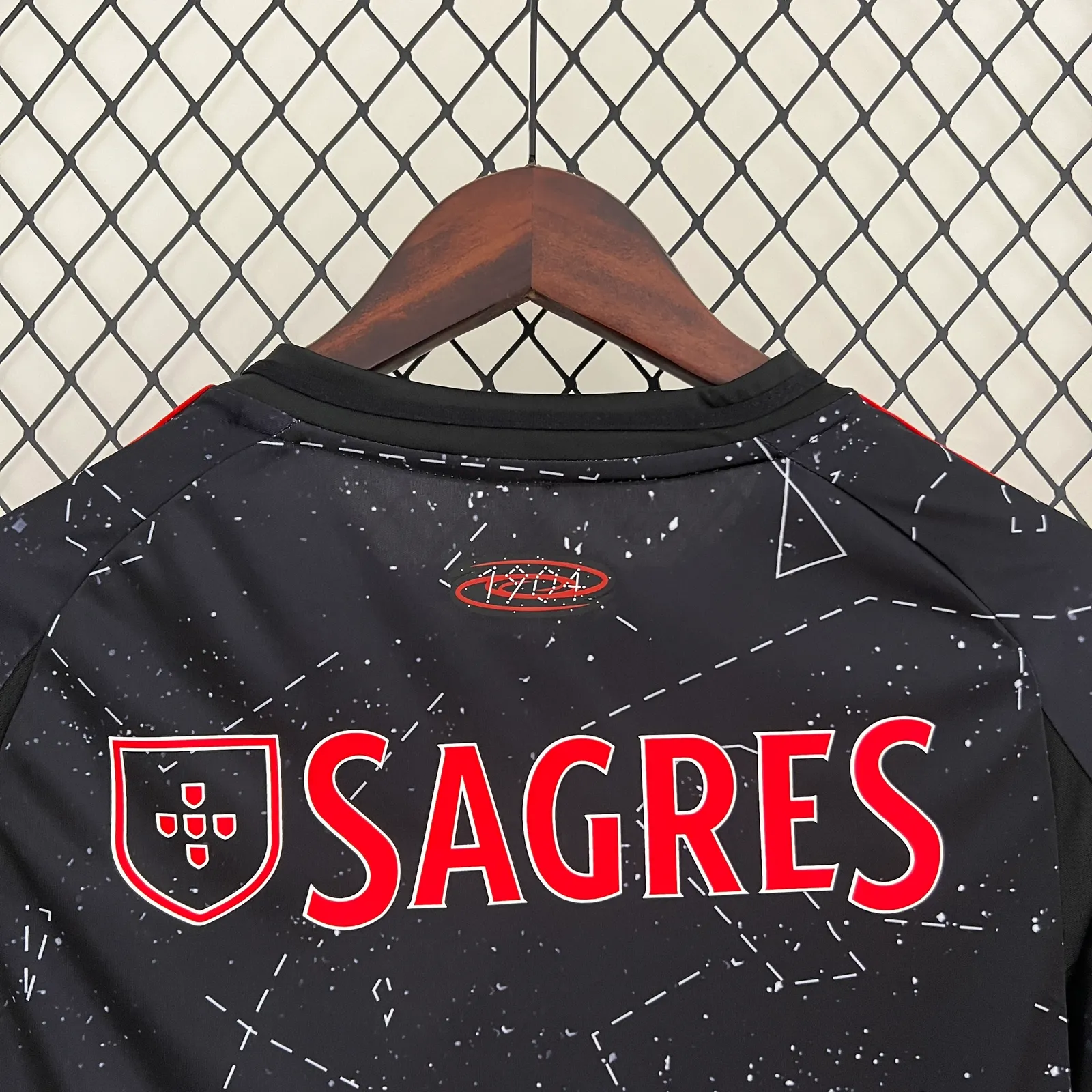 24/25 Benfica Away — 1/2