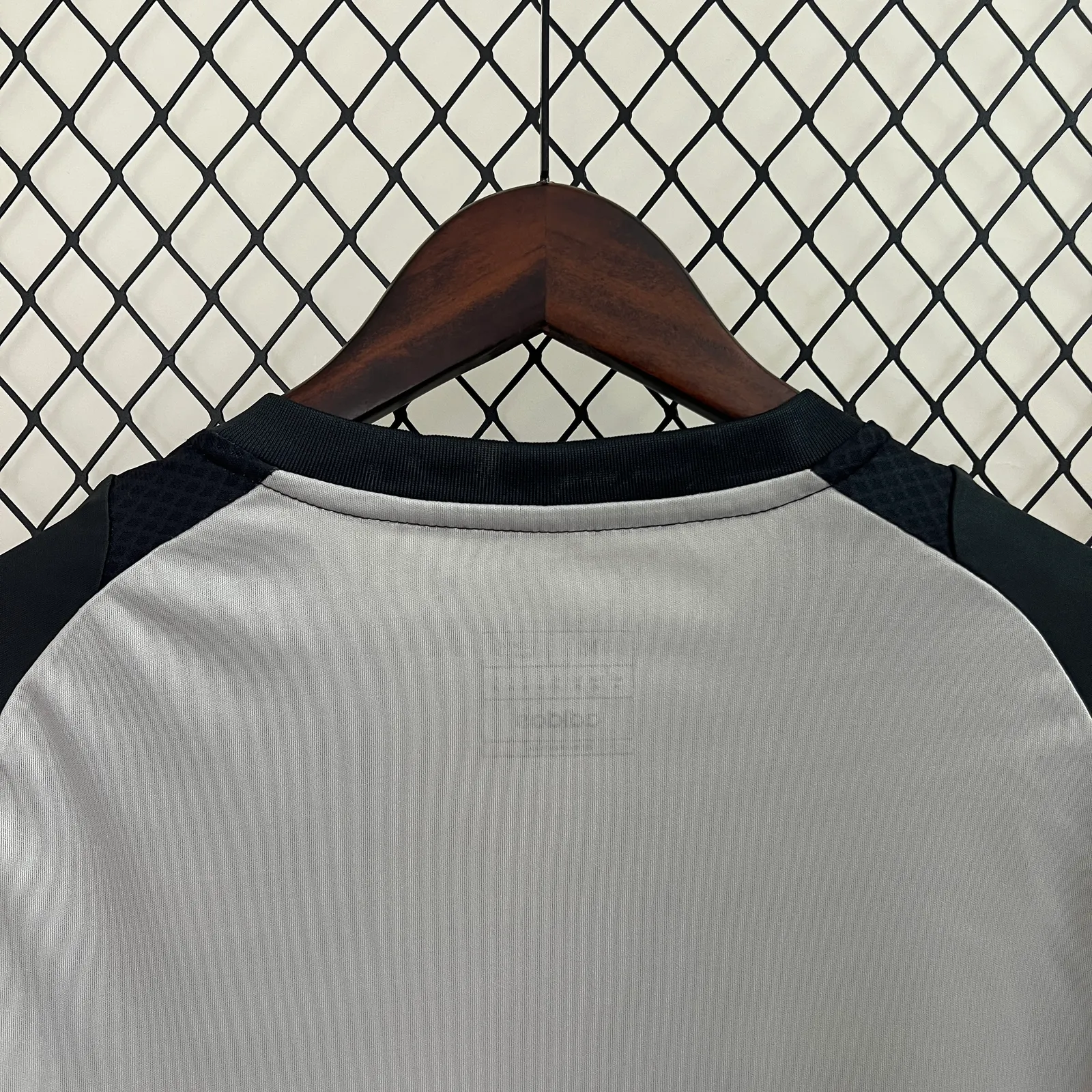 24/25 Benfica Training Jersey — 2/2