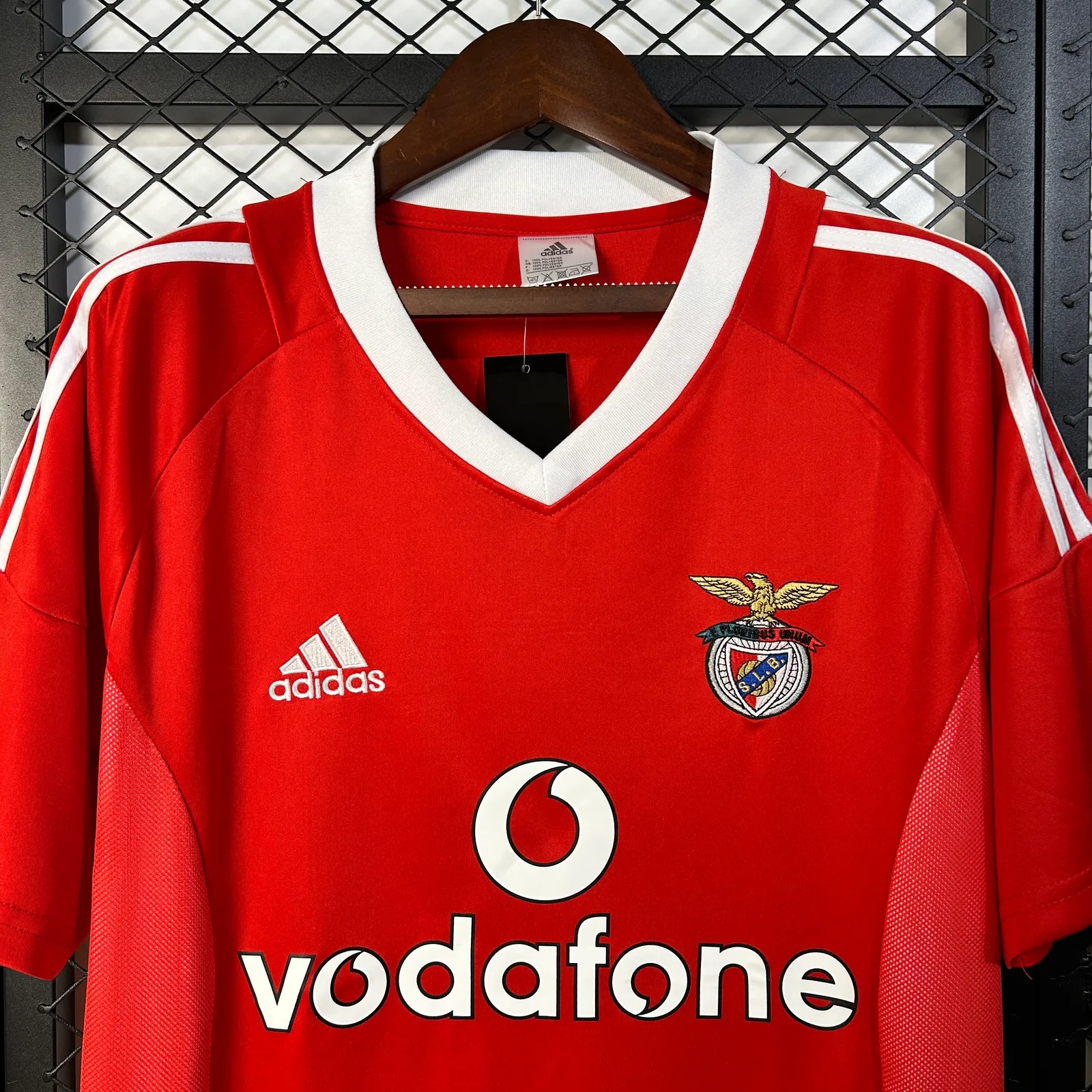 Retro 02/03Benfica home — 2/2