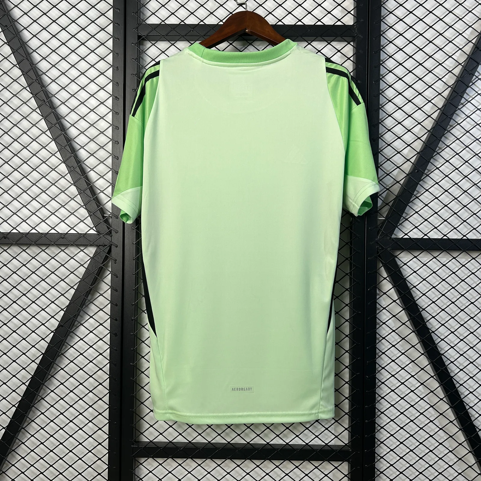 25/26 Benfica training goalkeeper — 2/2