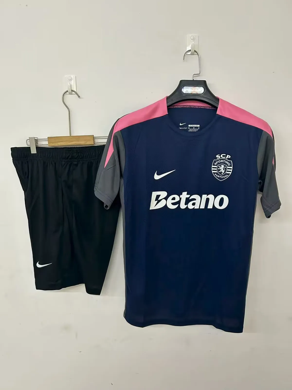 25/26 Lisbon pre-match training suit clear color — 2/2