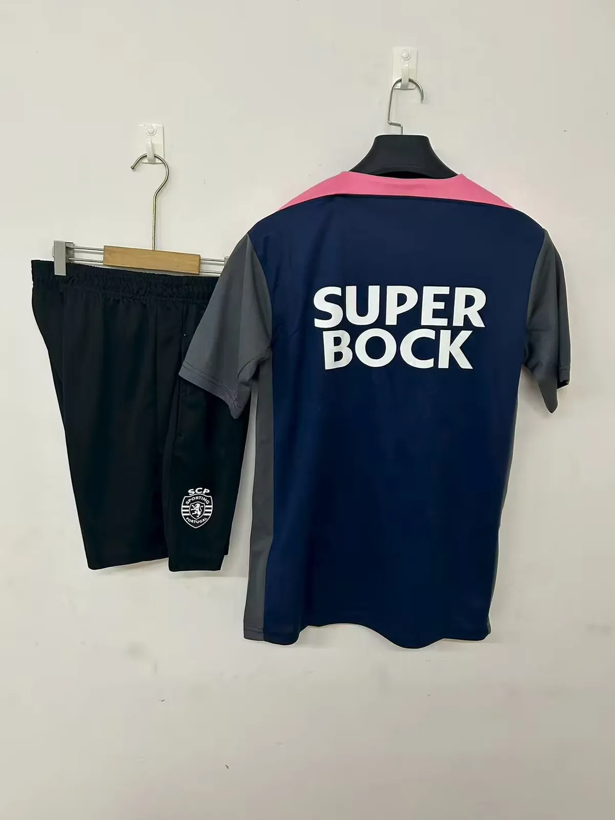 25/26 Lisbon pre-match training suit clear color — 1/2