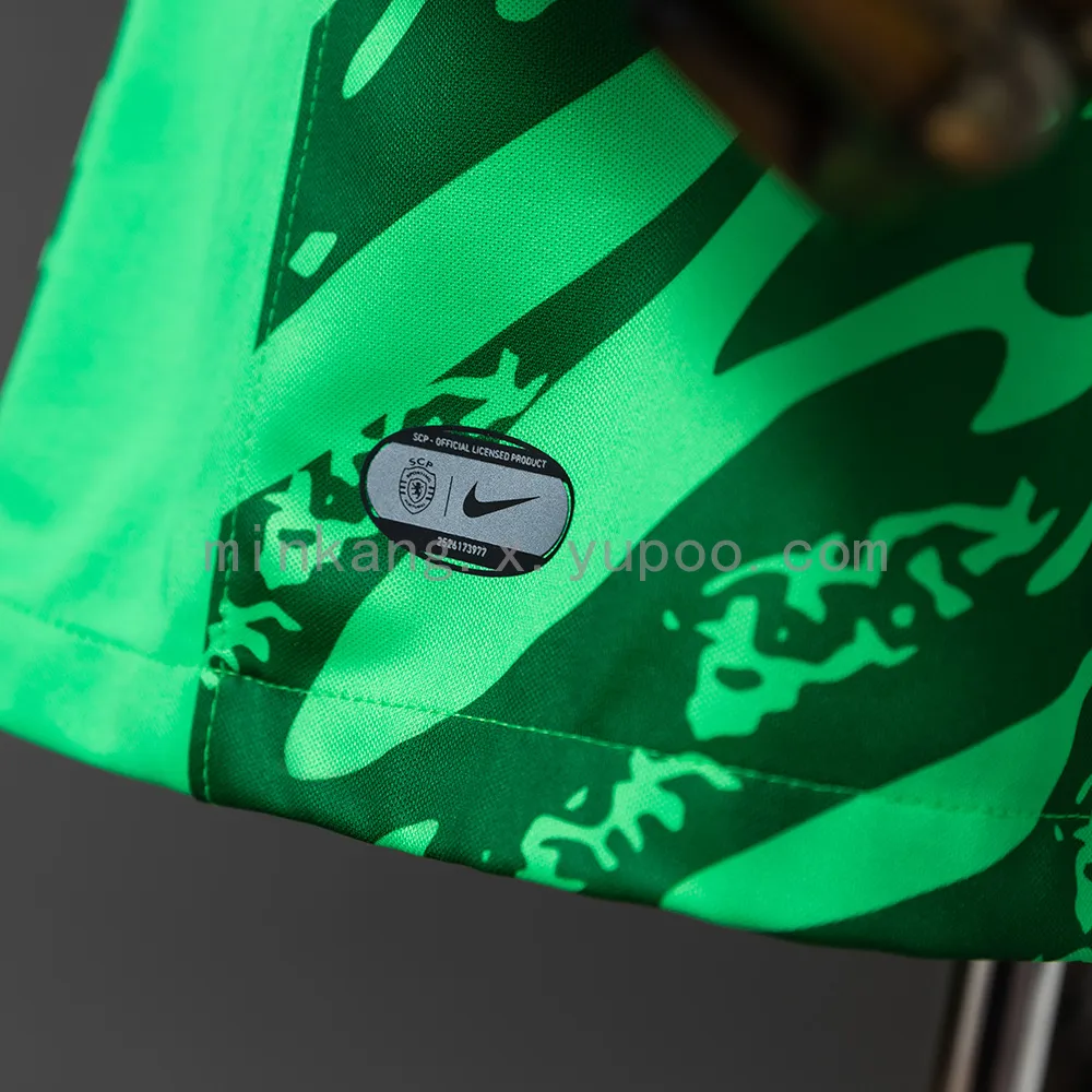 Sporting Lisbon 25/26 Green Goalkeeper Jersey — 1/2