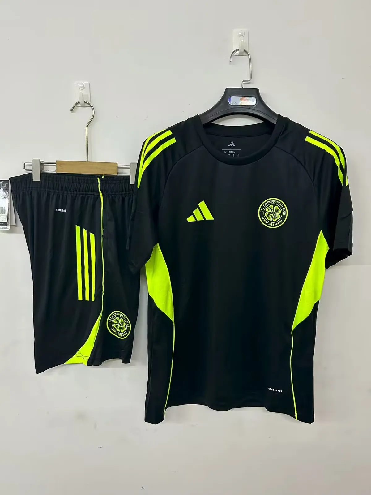 25/26 Celtics Training Jersey Black