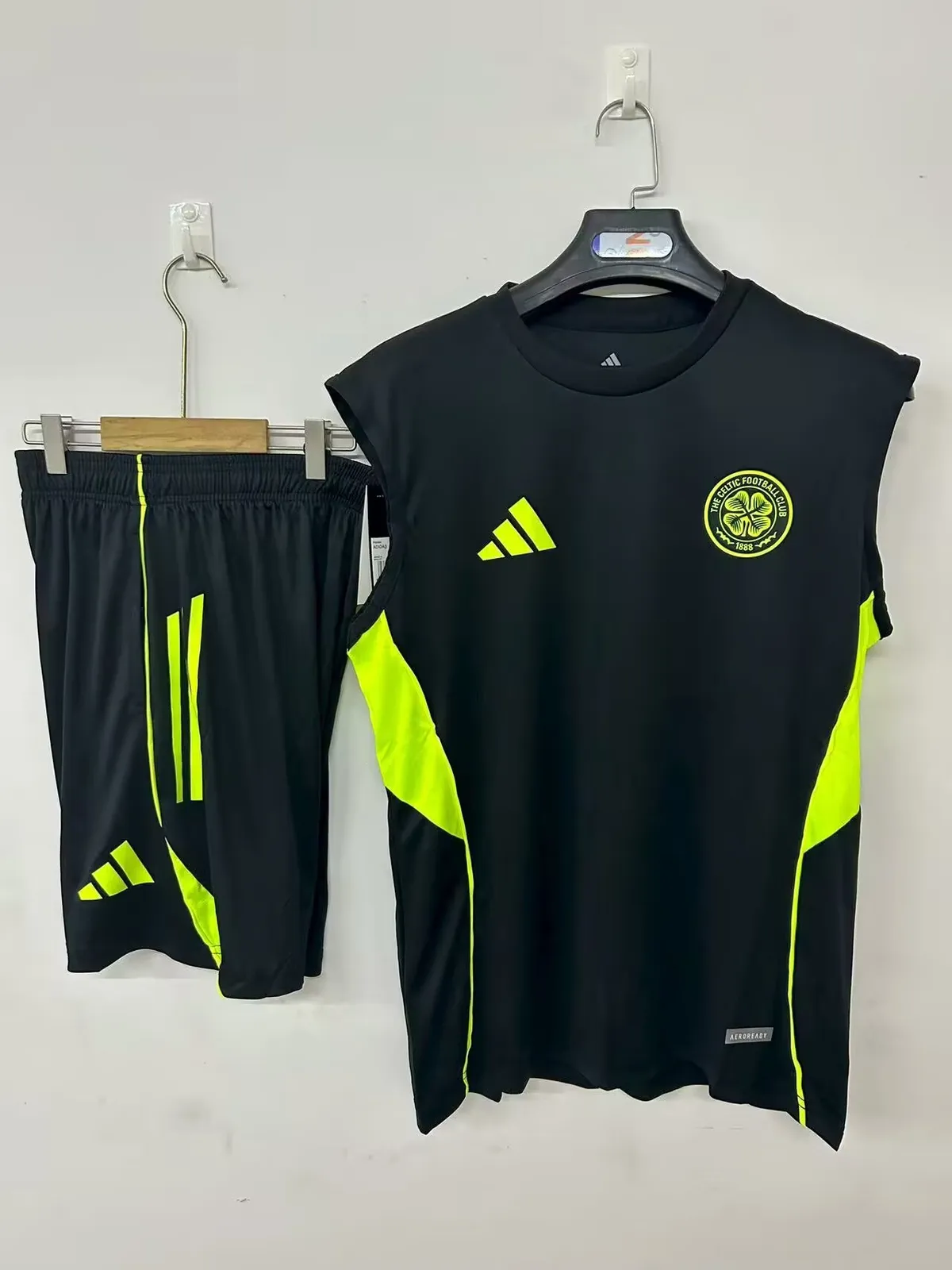 25/26 Celtics Training Jersey Black