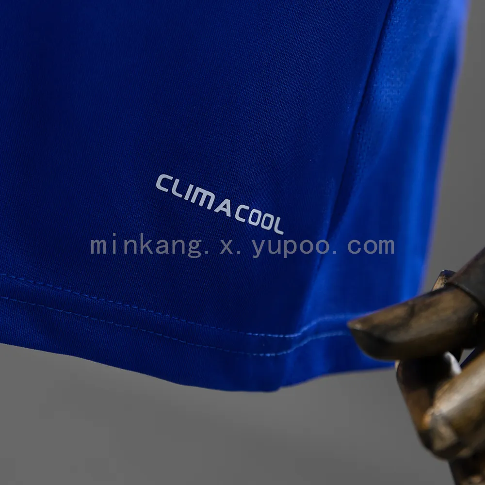 Retro 2011 Universidad de Chile home — 2/2