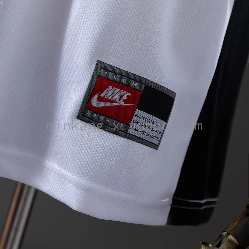 Retro long sleeve colo colo 97/98 home — 1/2