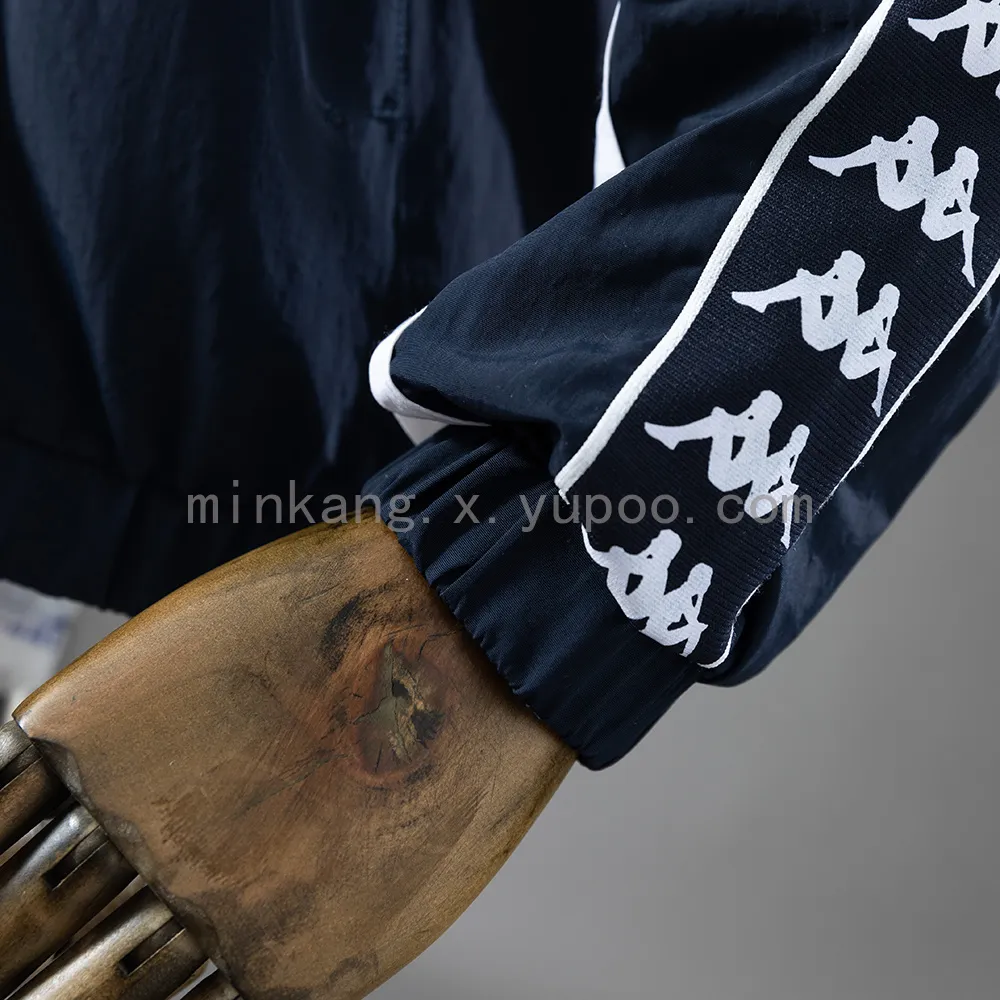 25/26 Barcelona Windbreaker — 2/2