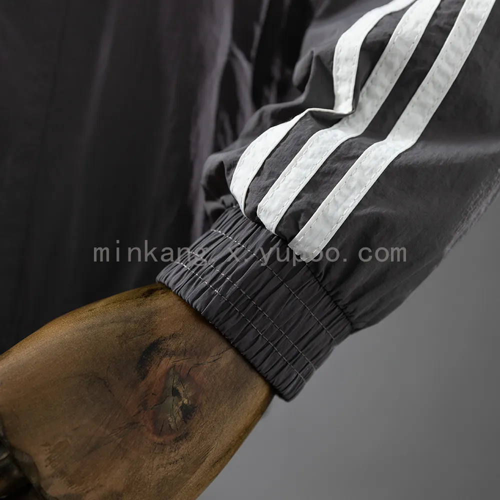 25/26 Real Madrid Windbreaker — 2/2