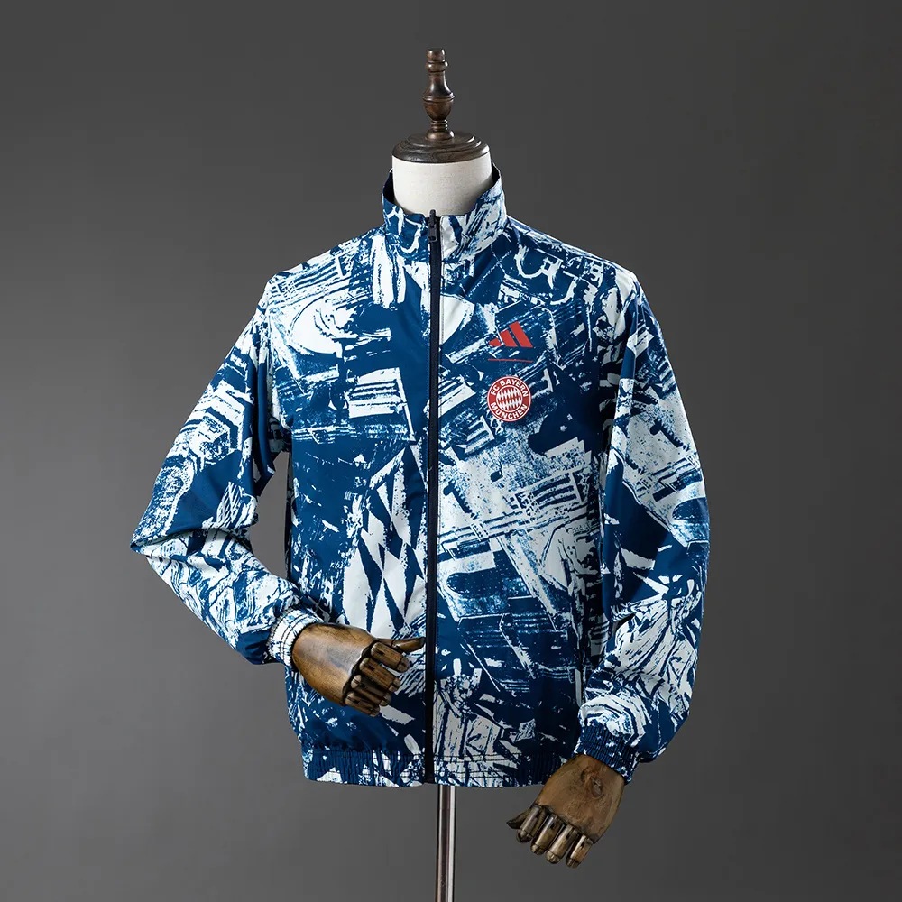 25/26 Bayern Munich Trench Coat Reversible — 1/2