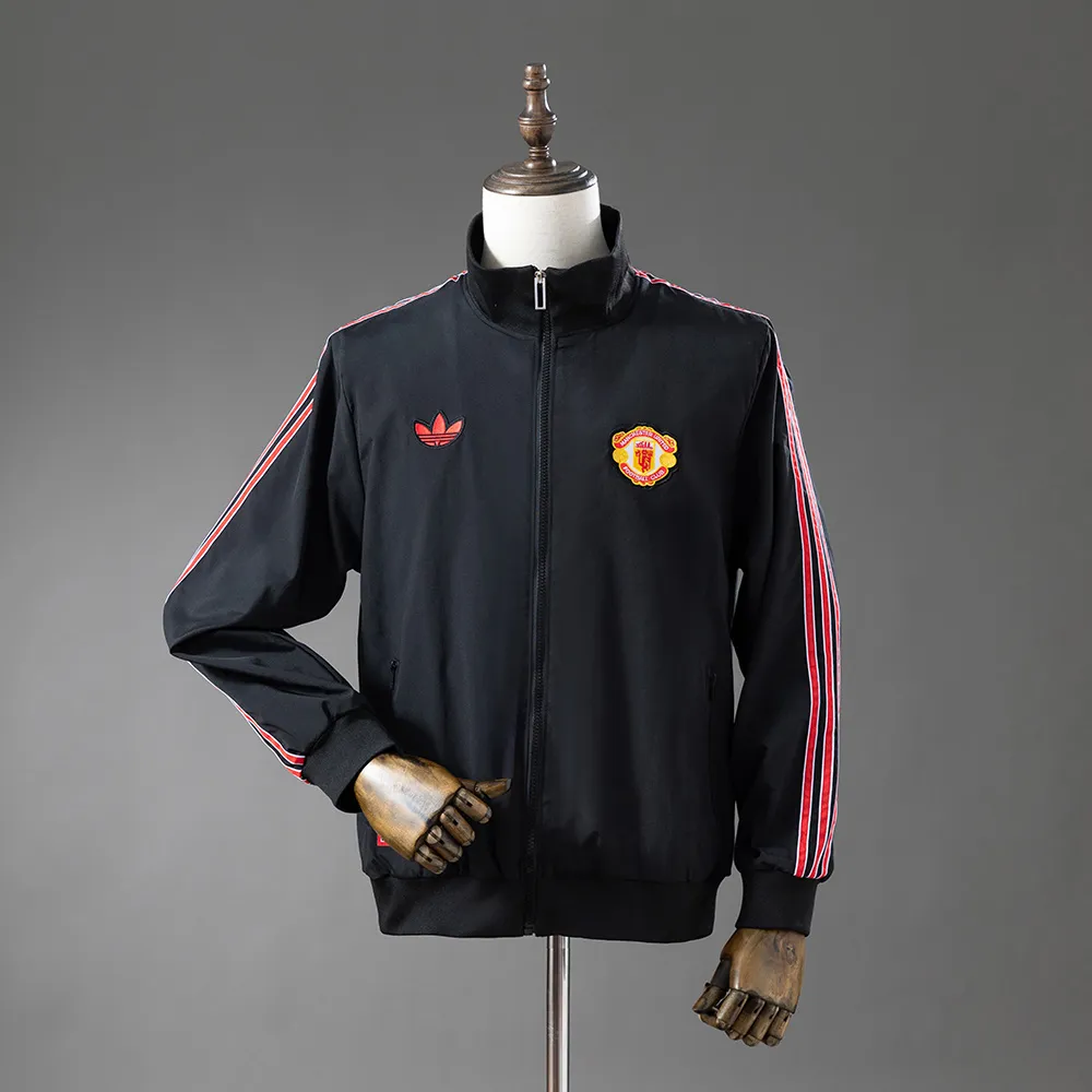M-U Retro Windbreaker - Black — 1/2