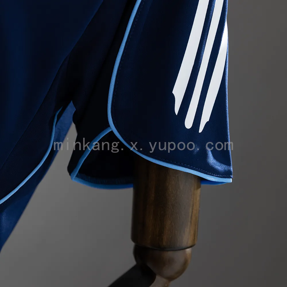 Retro 05/06 Real Madrid Away — 2/2