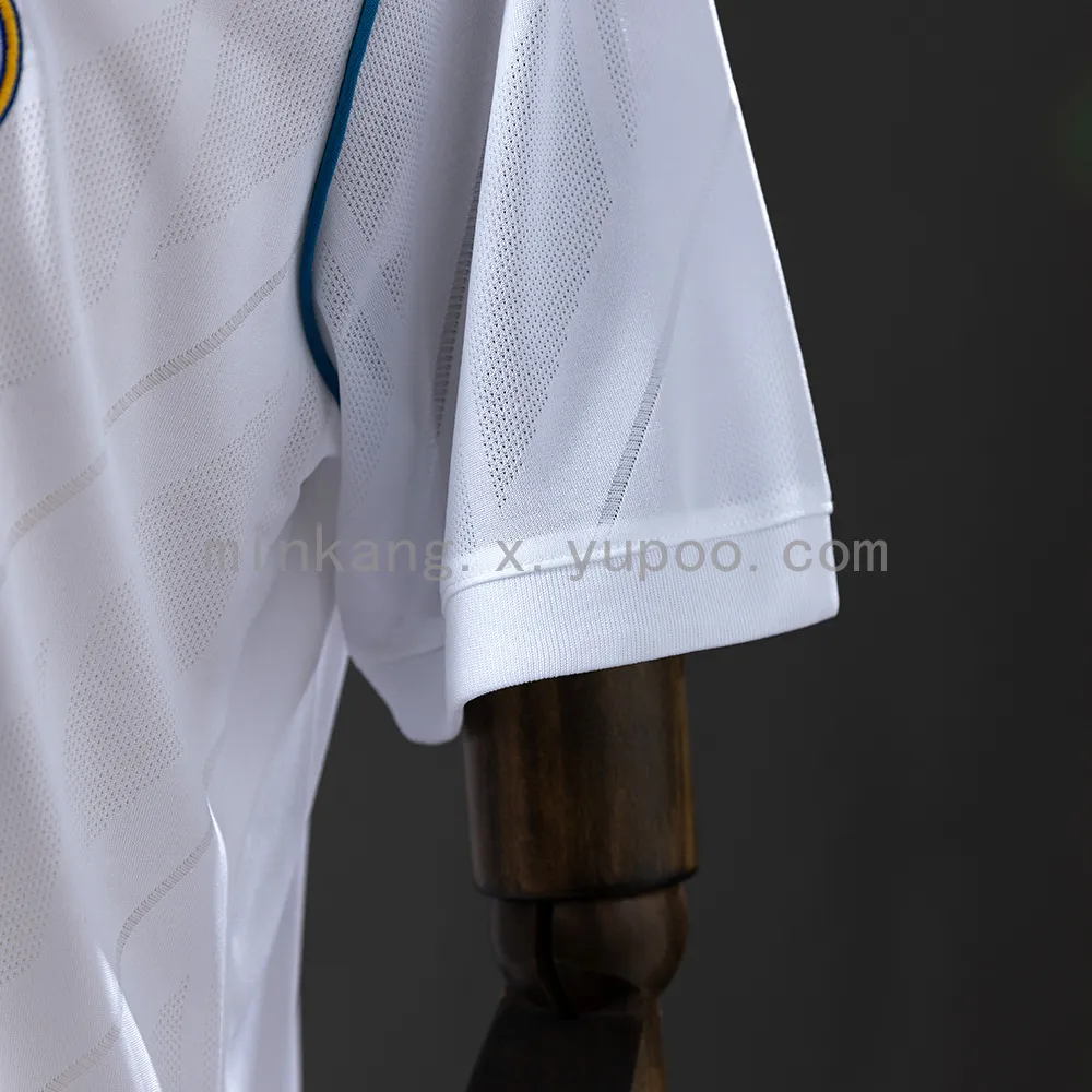 Retro 17/18 Real Madrid home