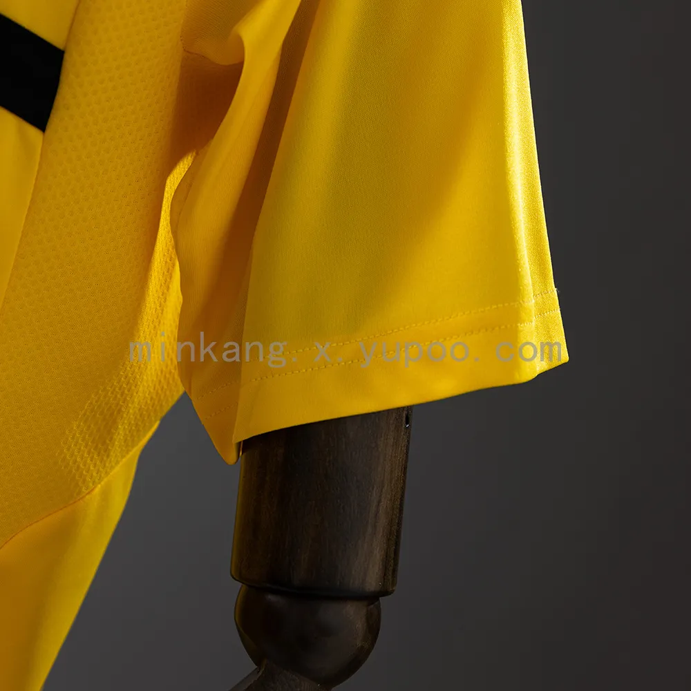 Retro Real Madrid 11/12 Goalkeeper Yellow — 2/2