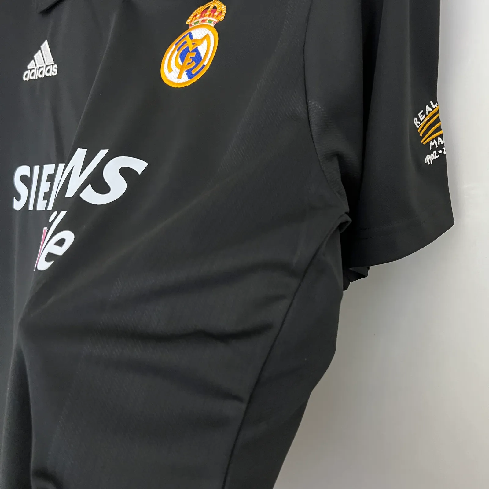 Retro Real Madrid 02/03 Away — 2/2