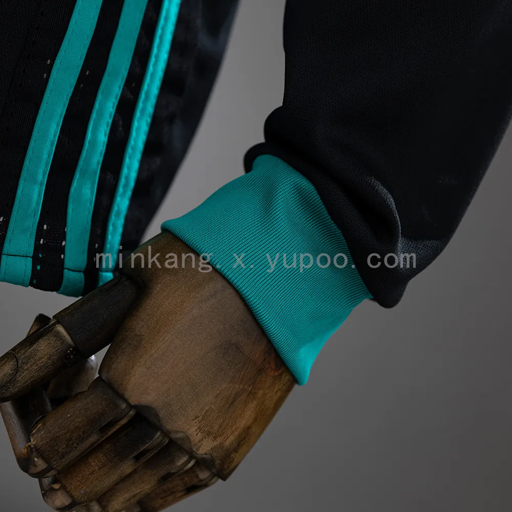 Retro Real Madrid 17/18 Away Long Sleeve — 2/2