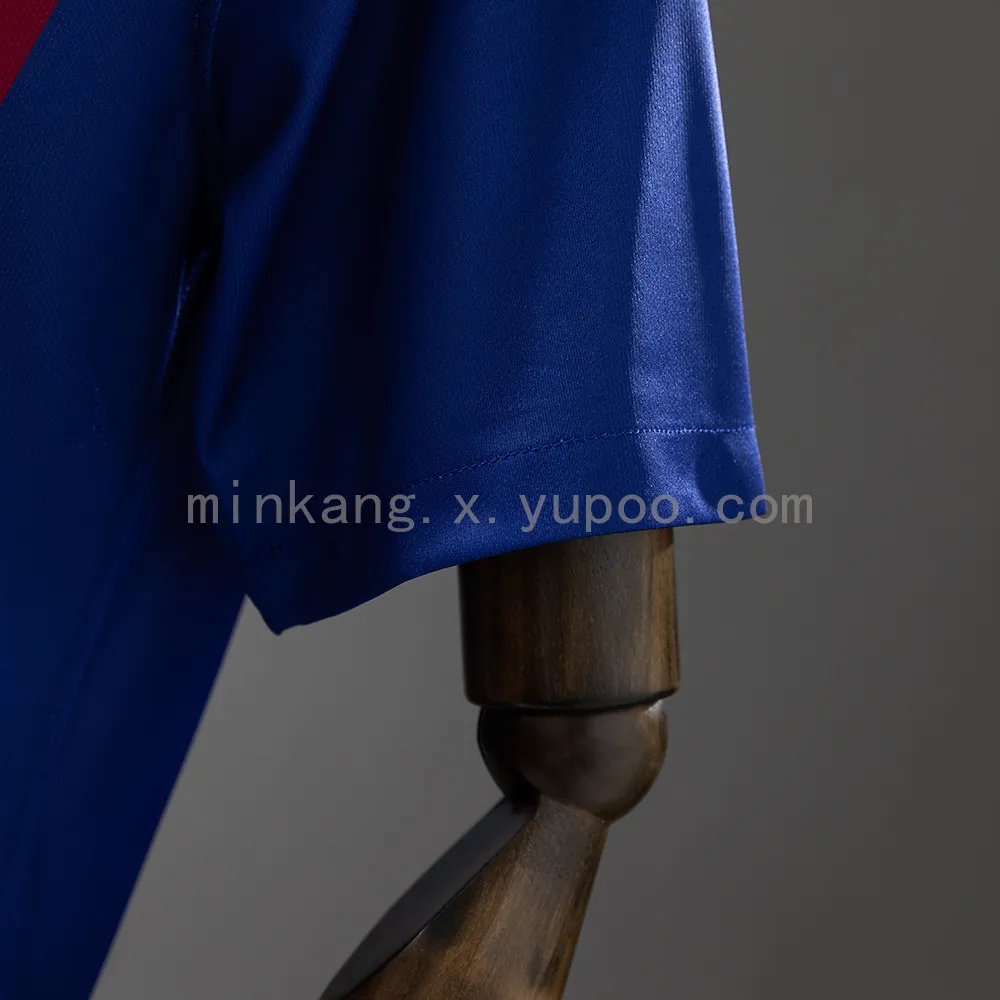 18-19 Barcelona home — 2/2