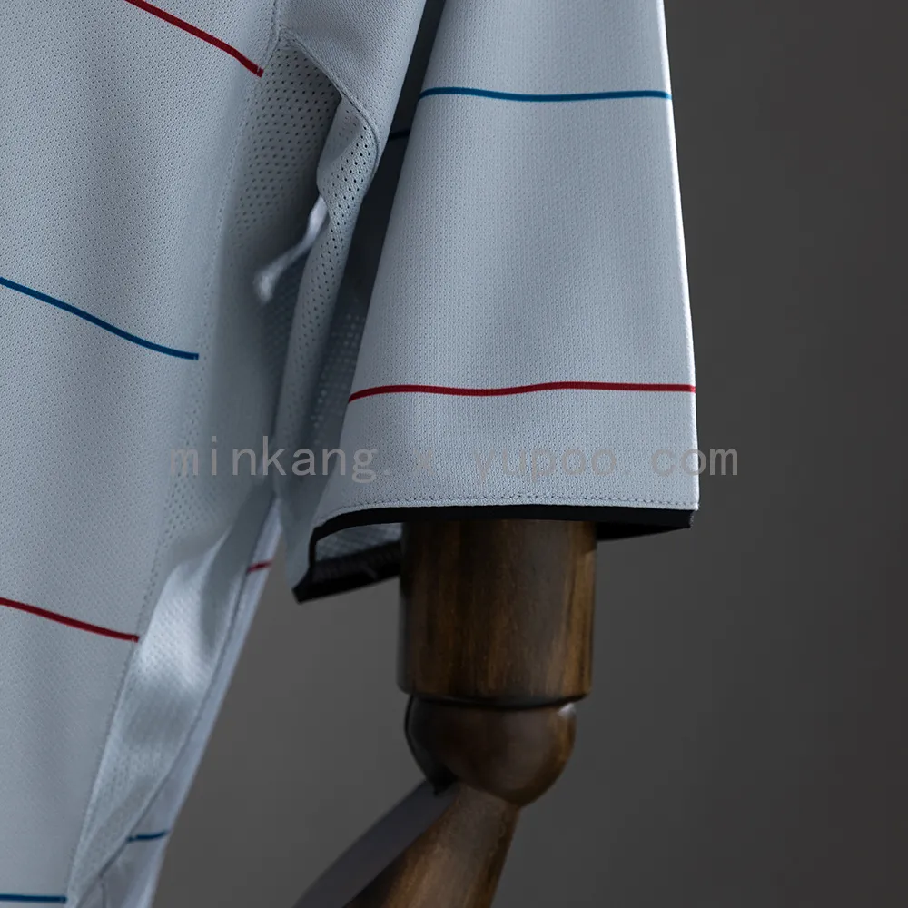 Retro Barcelona 03/04 Away — 1/2