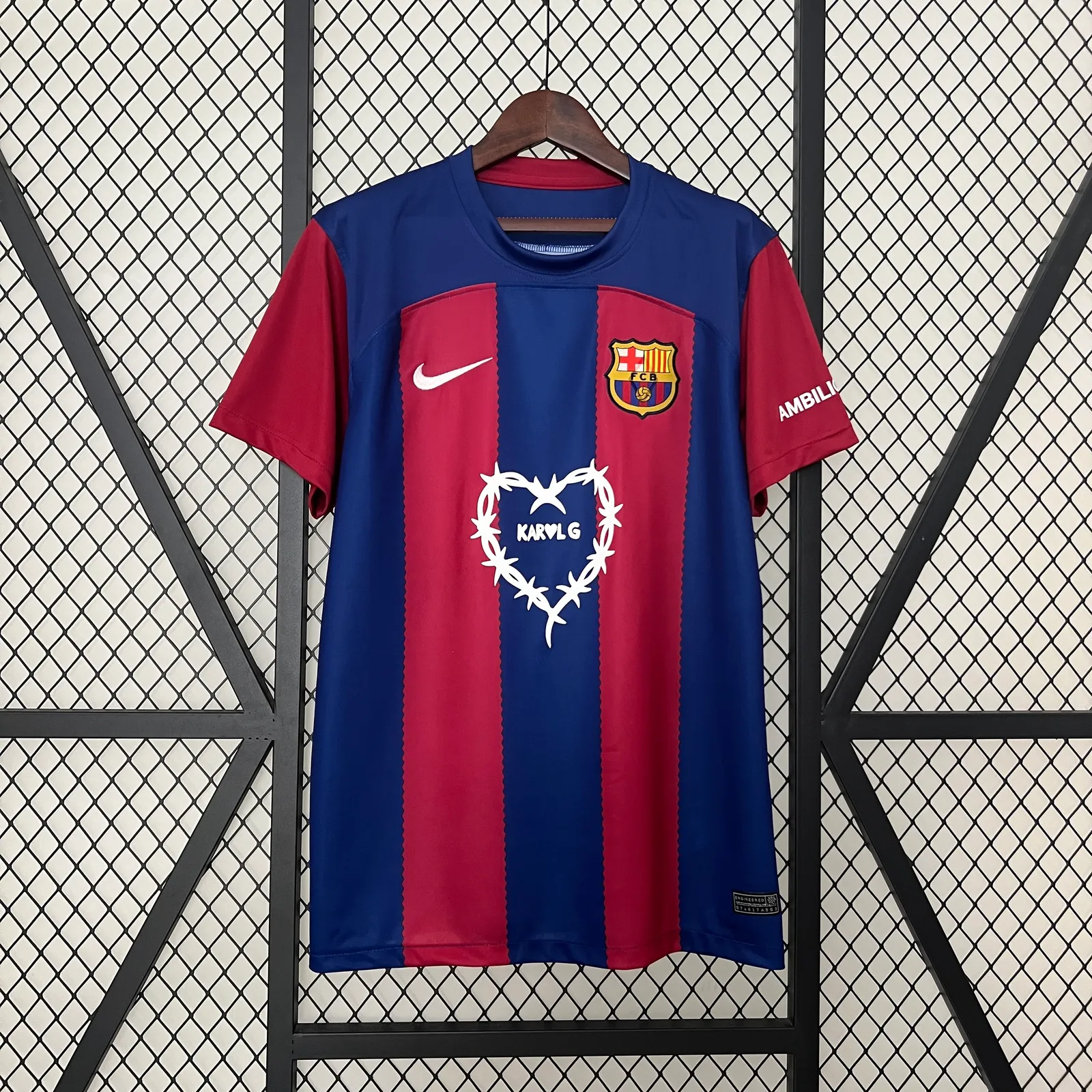 23/24 Barcelona home — 2/2