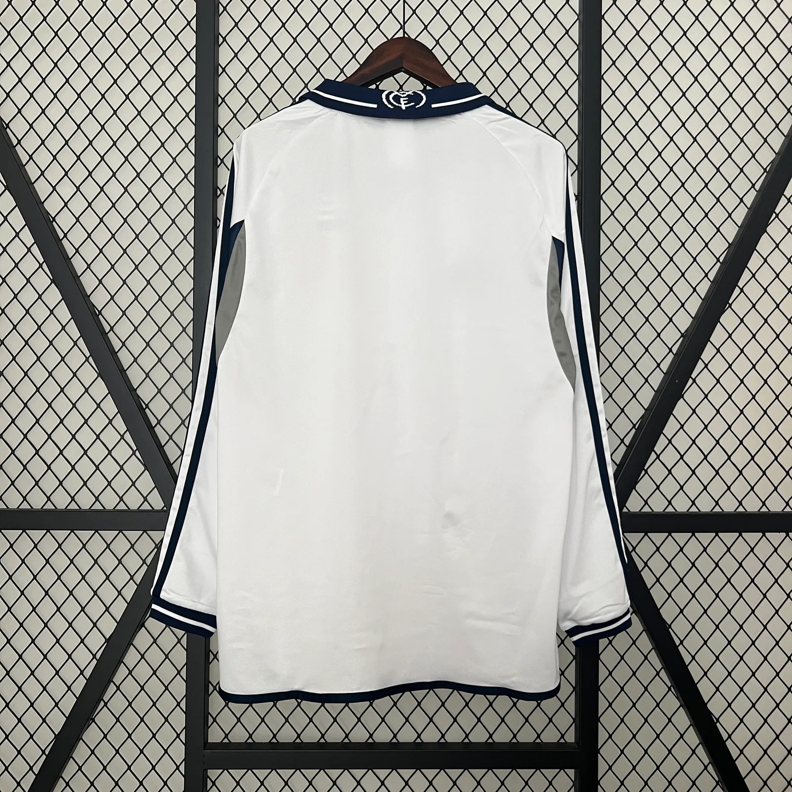 Retro long sleeve Real Madrid 00/01 Home — 2/2