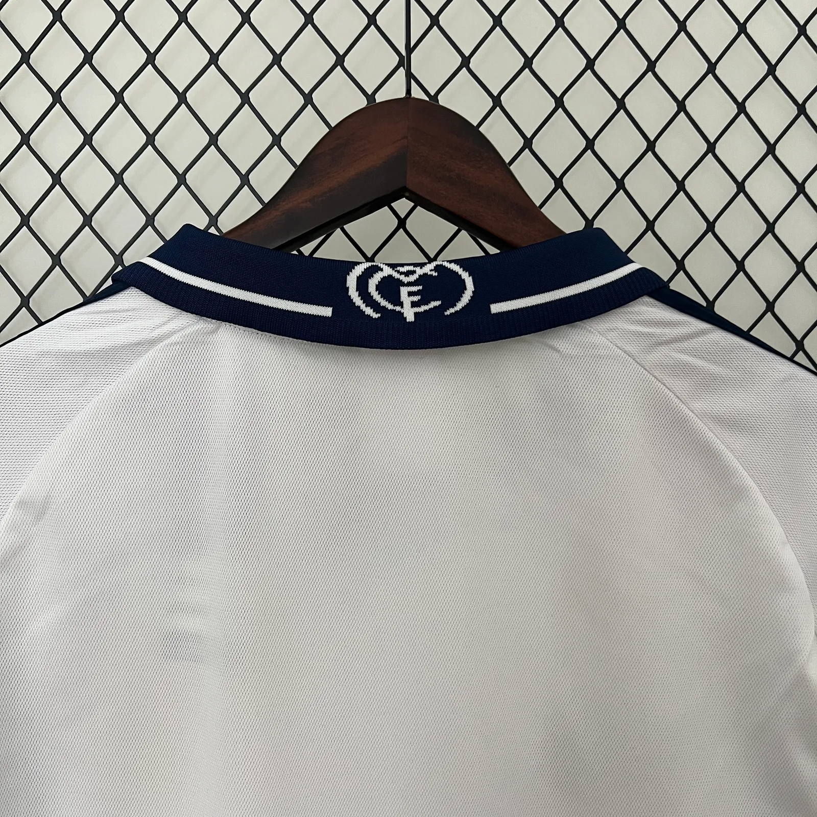 Retro long sleeve Real Madrid 00/01 Home