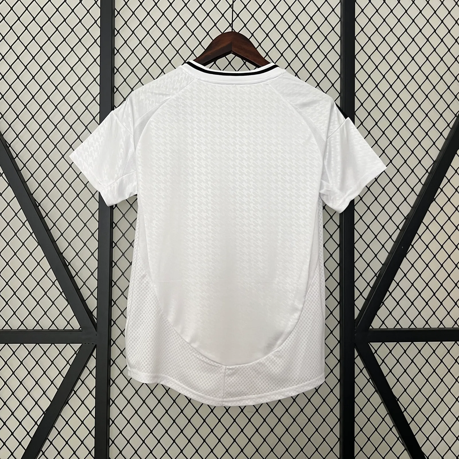 24/25 Women's Real Madrid Home — 2/2