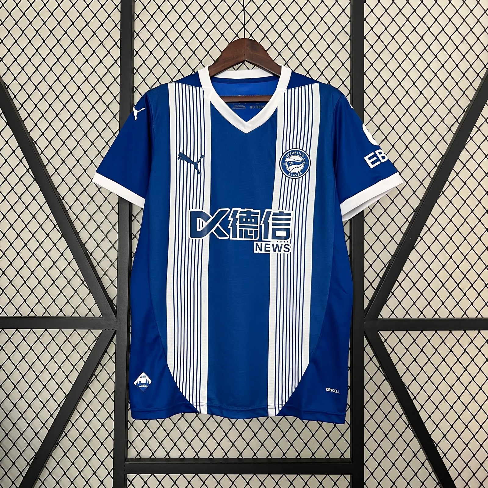24/25 Alaves Home — 1/2