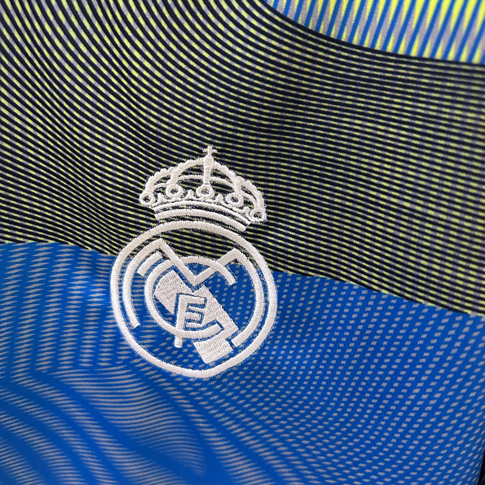 25/26 Real Madrid training uniform — 1/2