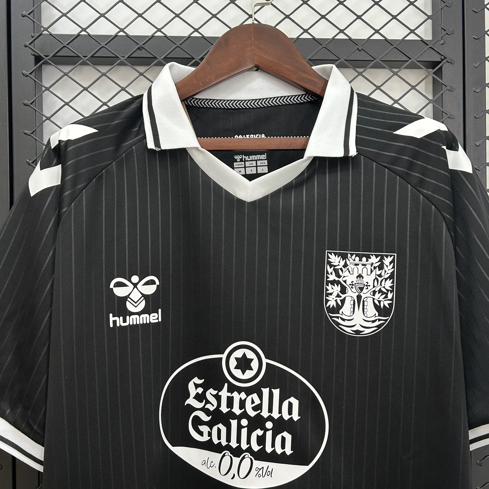 Celta de Vigo 100th Anniversary Edition Black — 1/2