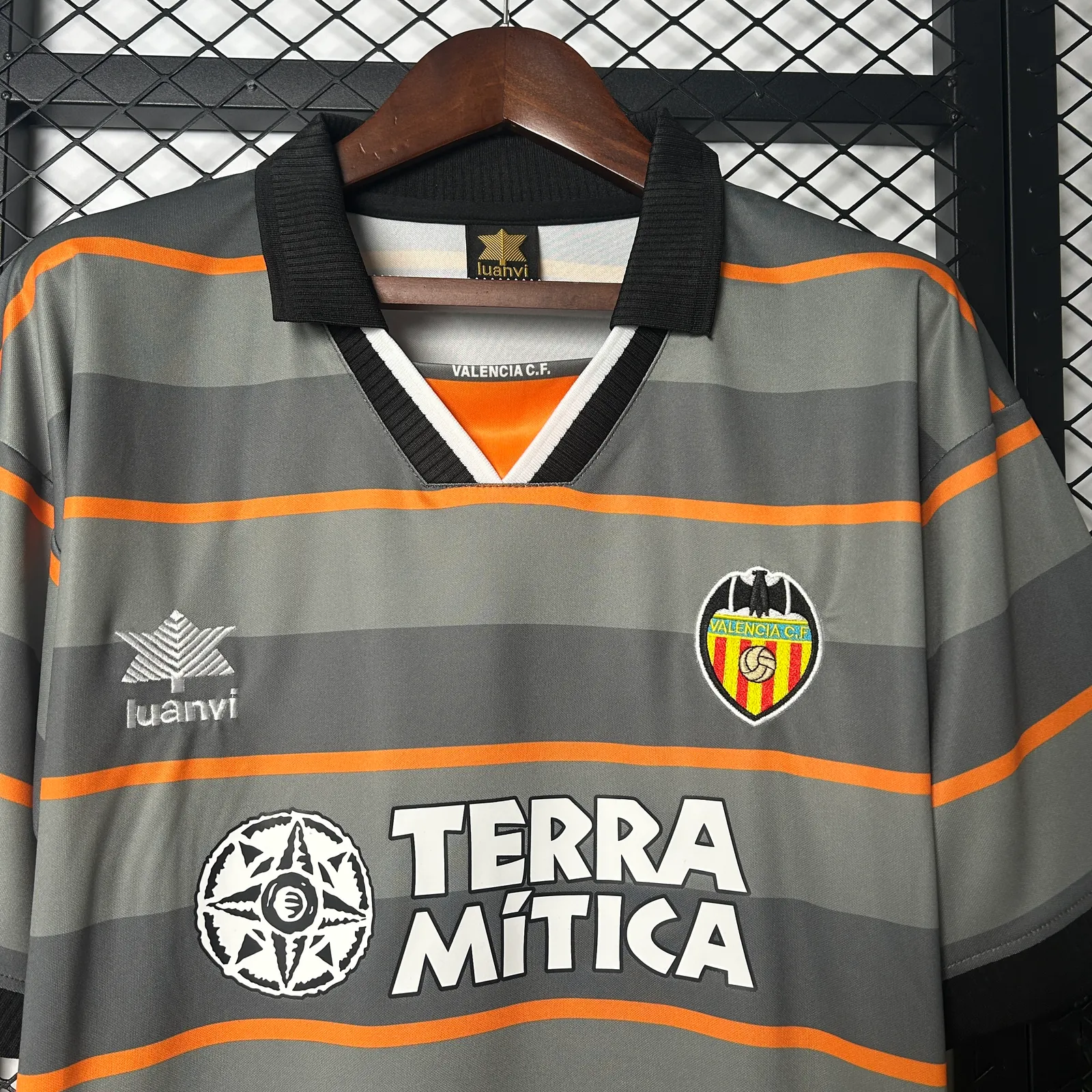 Retro 99/00 Valencia Third away game — 1/2