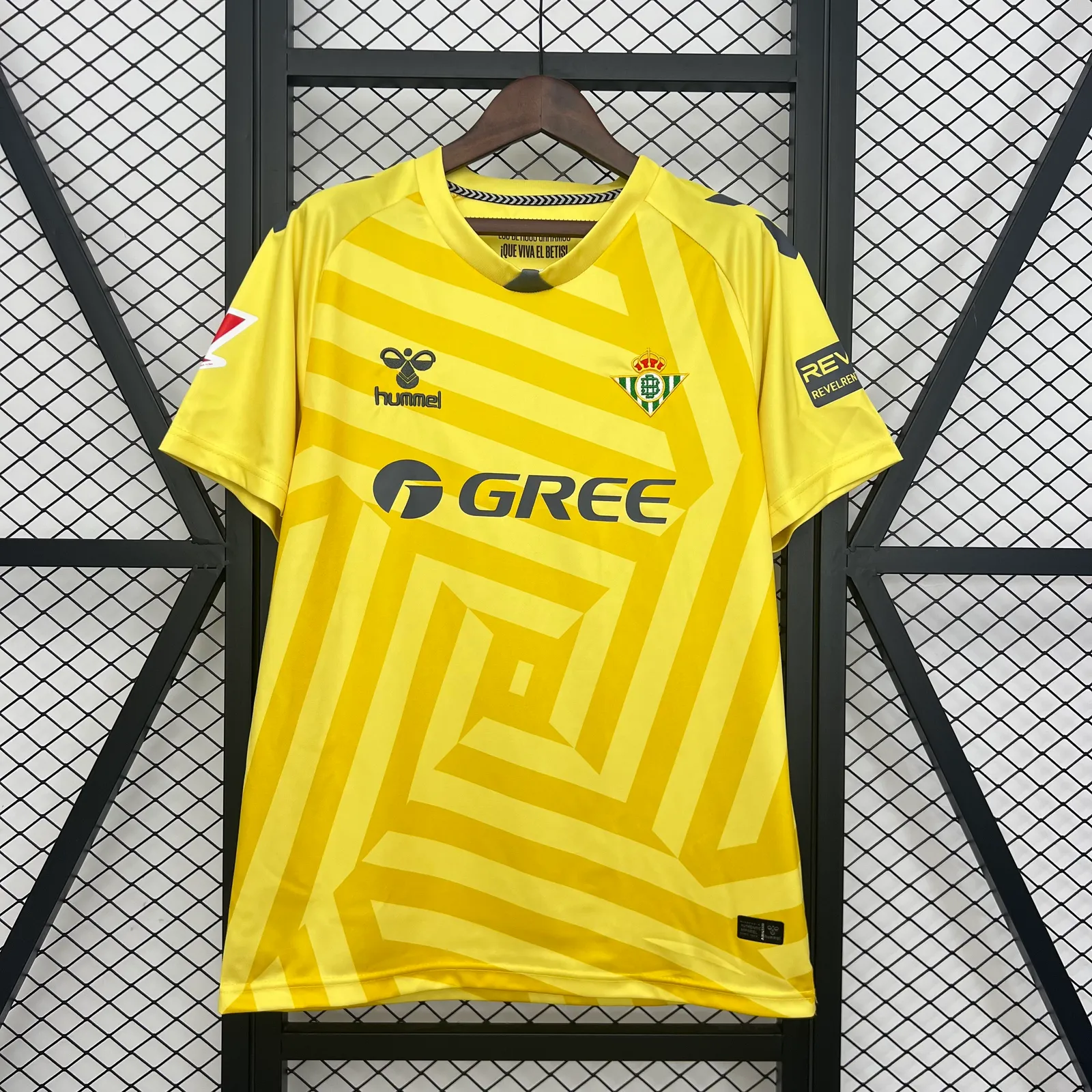 25/26 Real Betis Goalkeeper Yellow — 1/2