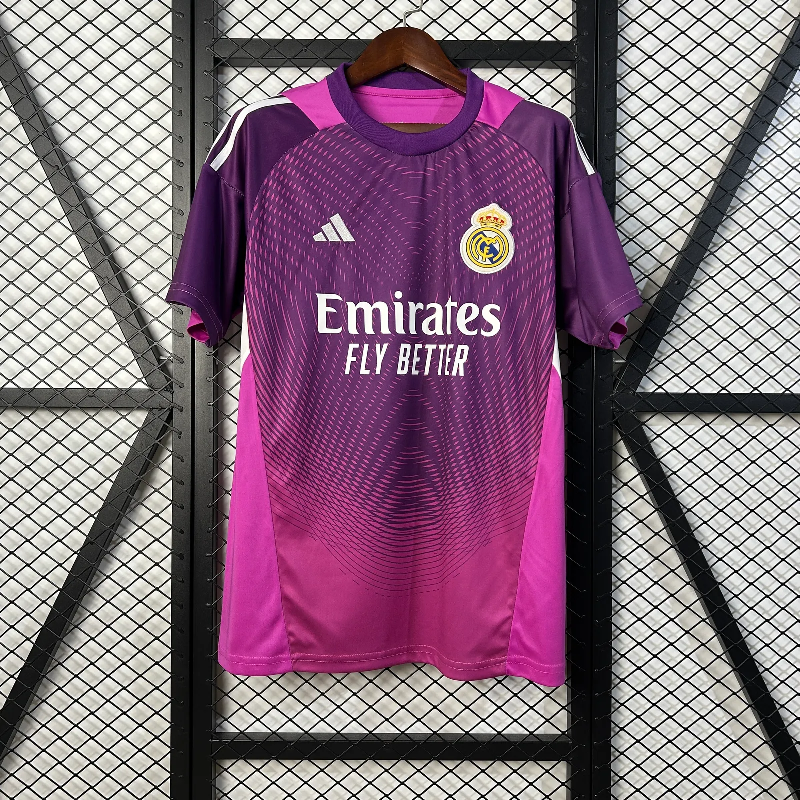 25/26 Real Madrid Goalkeeper — 2/2