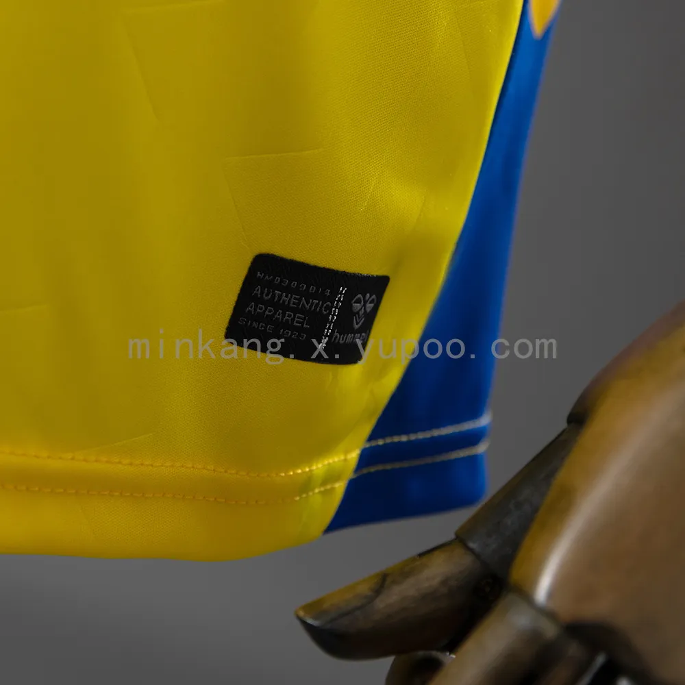 25/26 Las Palmas home — 2/2