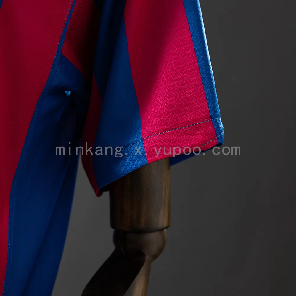 Retro Barcelona 05/06 home