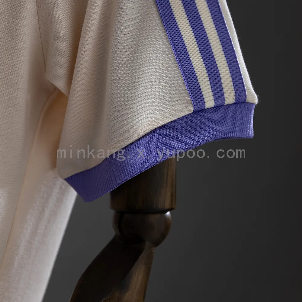 Real Madrid Originals 3-stripes beige t-shirt