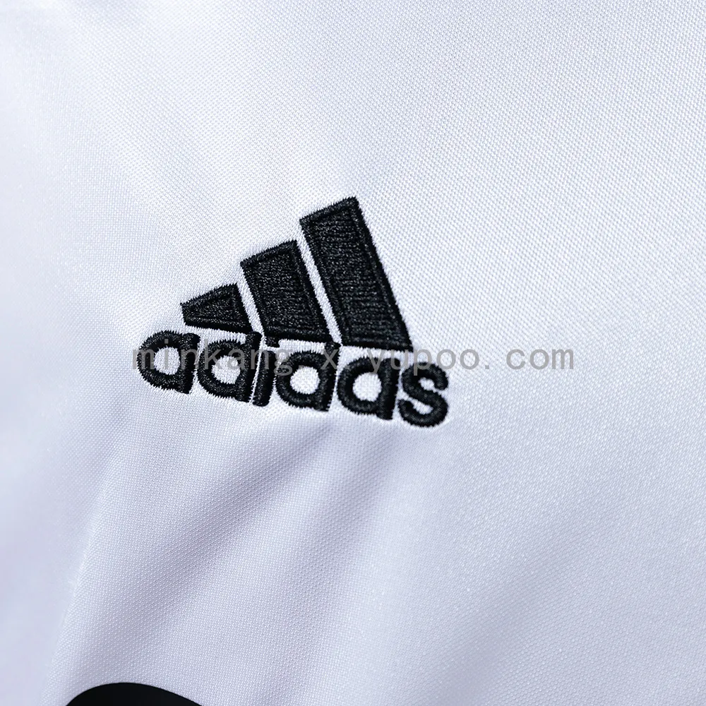 Retro 04/05 Real Madrid home — 2/2