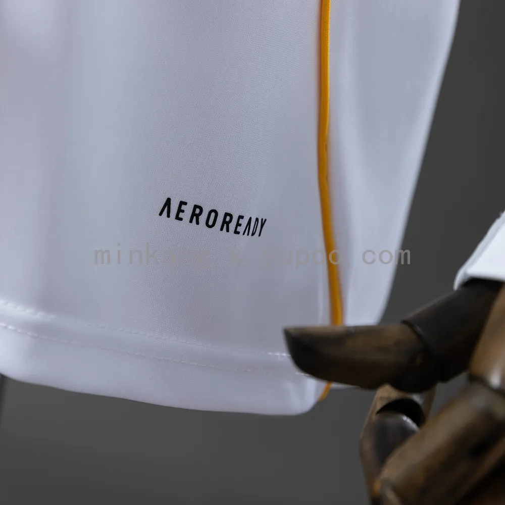 Real Madrid 25/26 Home Long Sleeve Jersey — 1/2