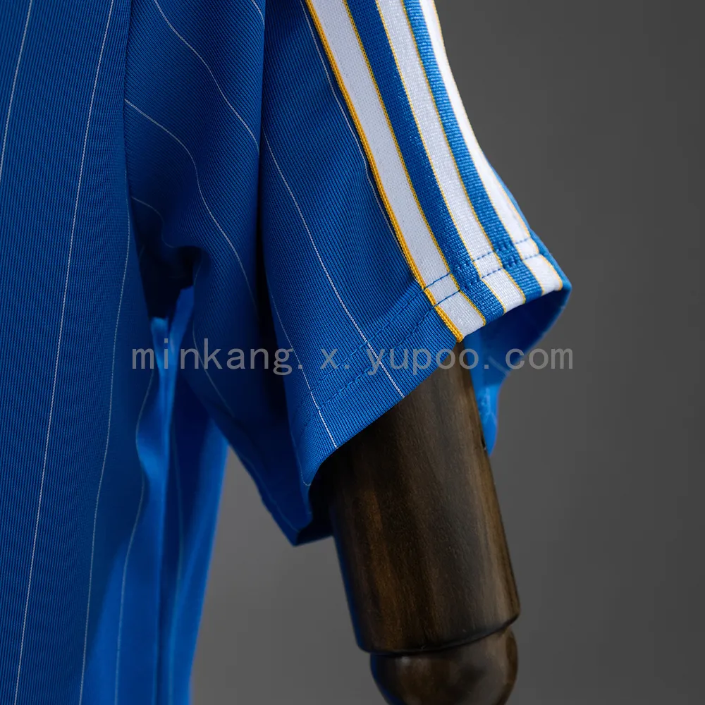 Real Madrid 25/26 Retro Style - Blue Jersey — 2/2