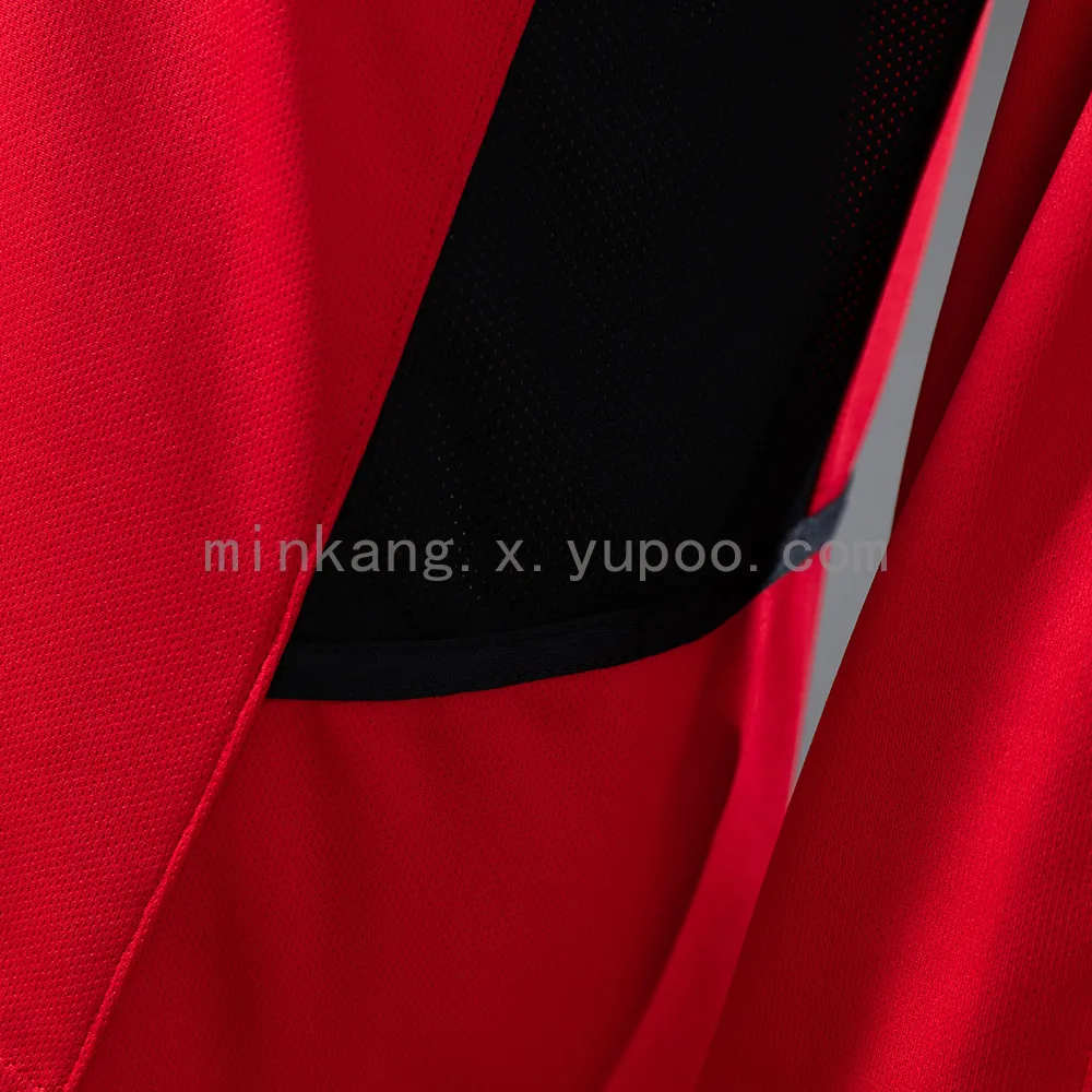 Retro M-U long sleeve 02/04 home — 2/2