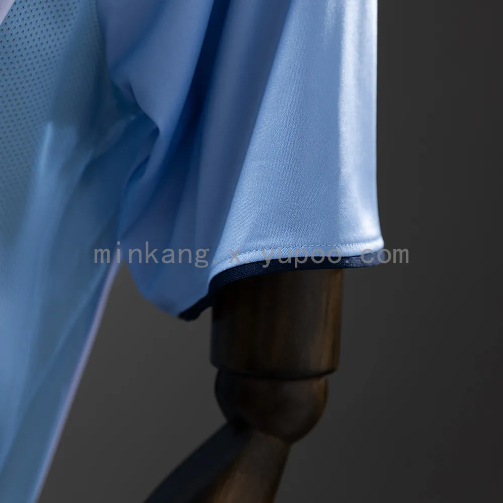 Retro 08/09 Manchester City home — 1/2