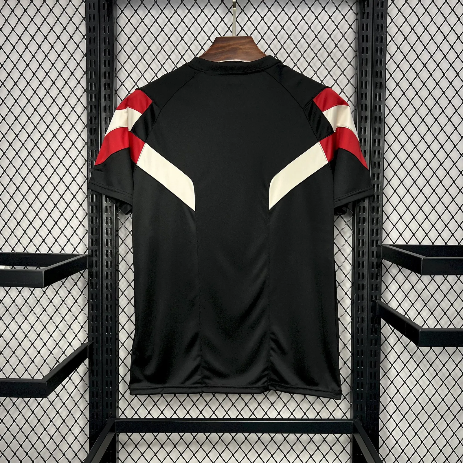 Manchester United 2024/25 Originals Tee Black Jersey — 2/2
