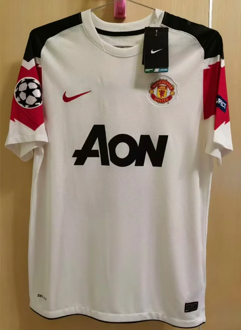 Retro M-U 10/11 Away — 2/2