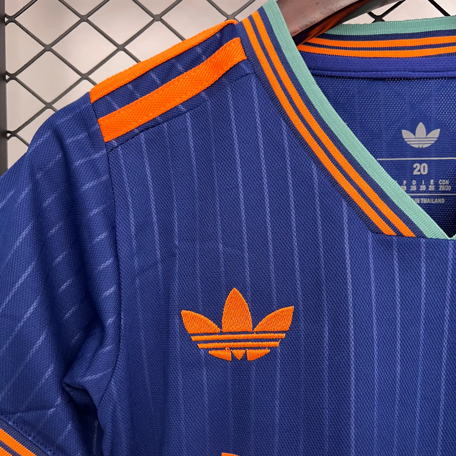 25/26 Kids Newcastle United third away Size: 16-28 — 1/2