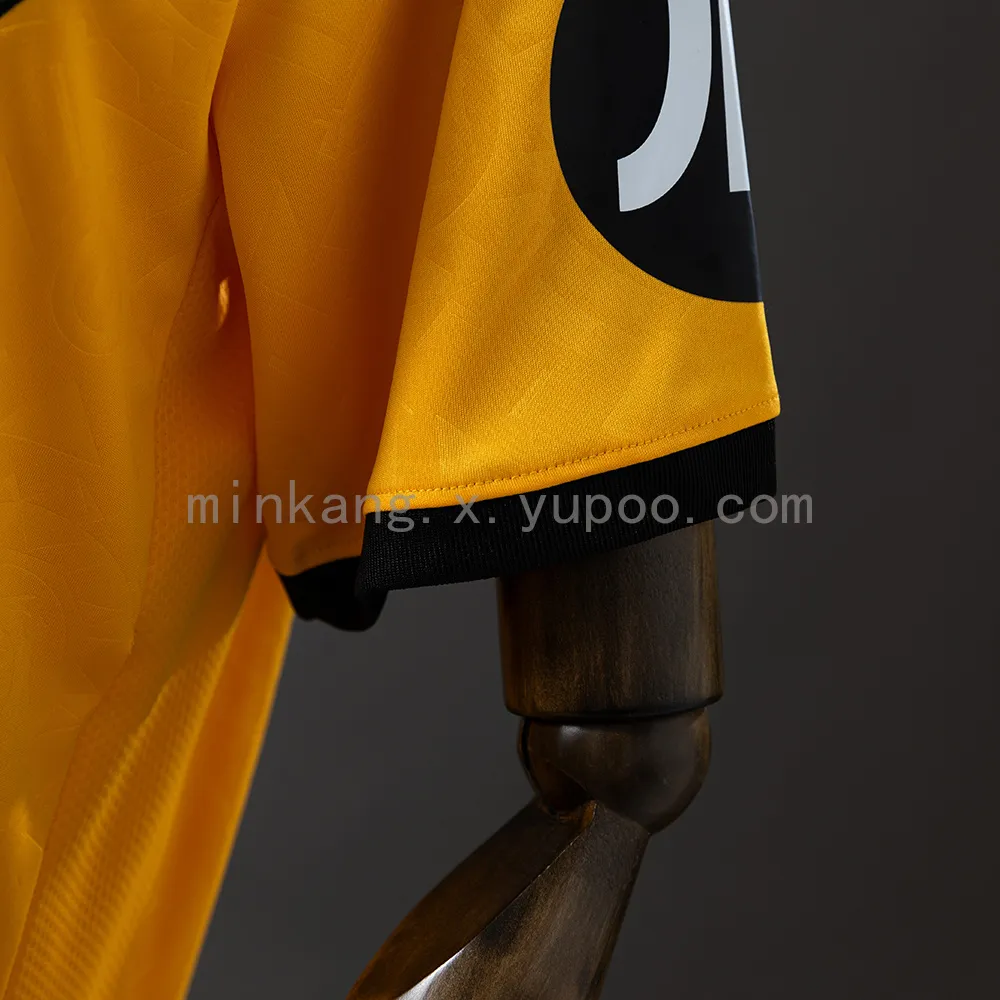 25/26 Wolves Home — 1/2