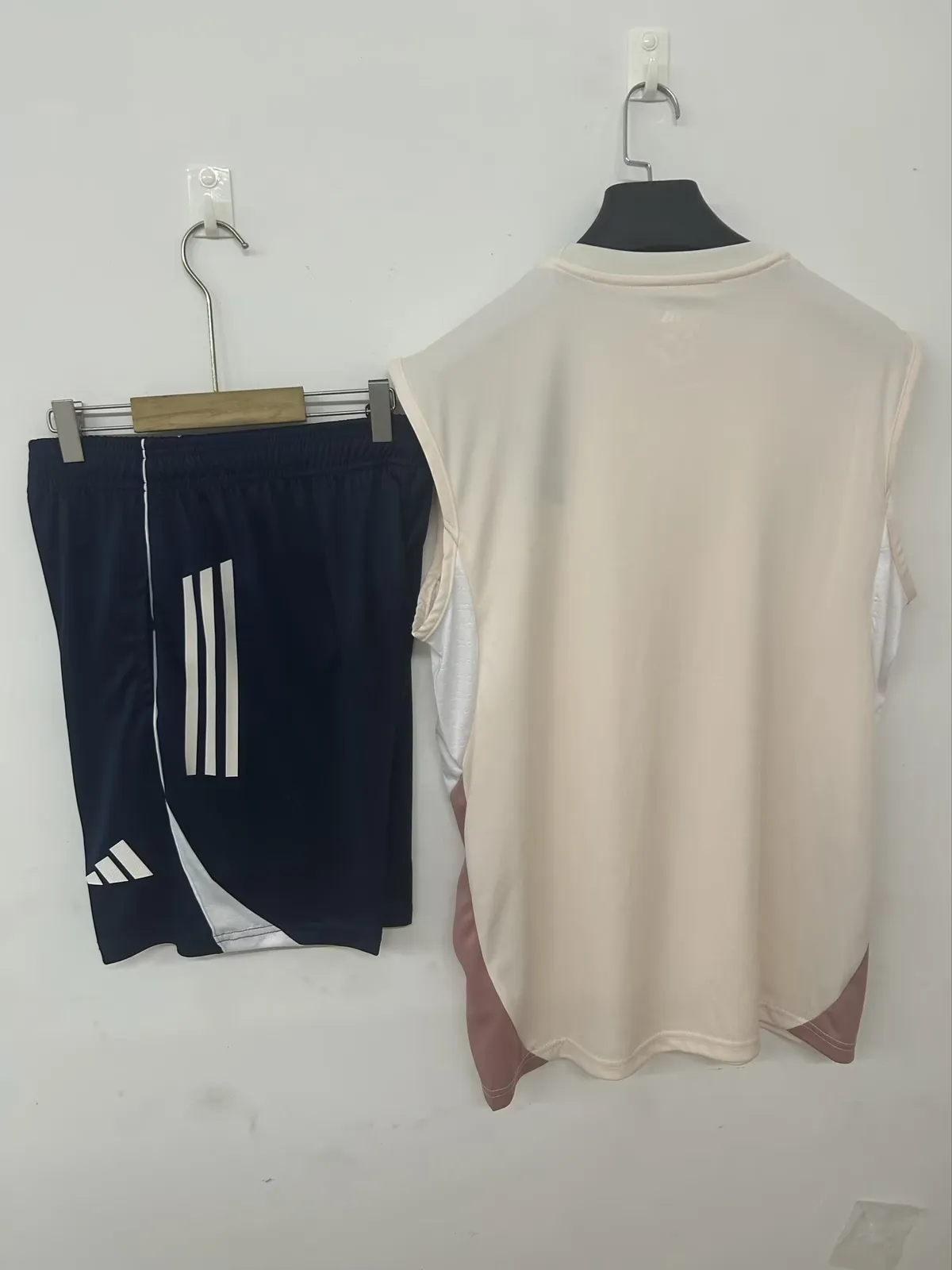 25/26 Aston Villa training suit pink — 2/2