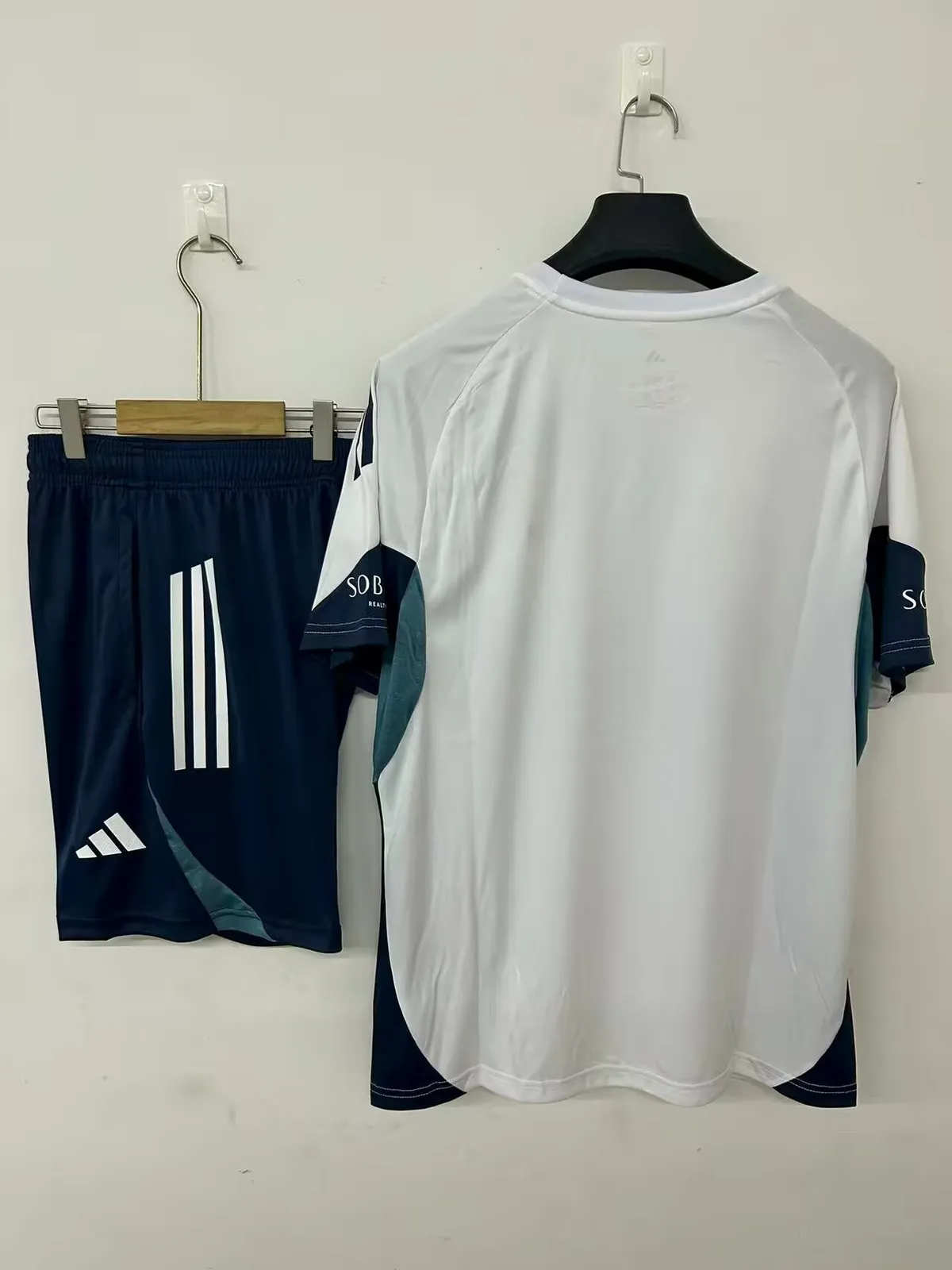 25/26 Arsenal training jersey white — 2/2