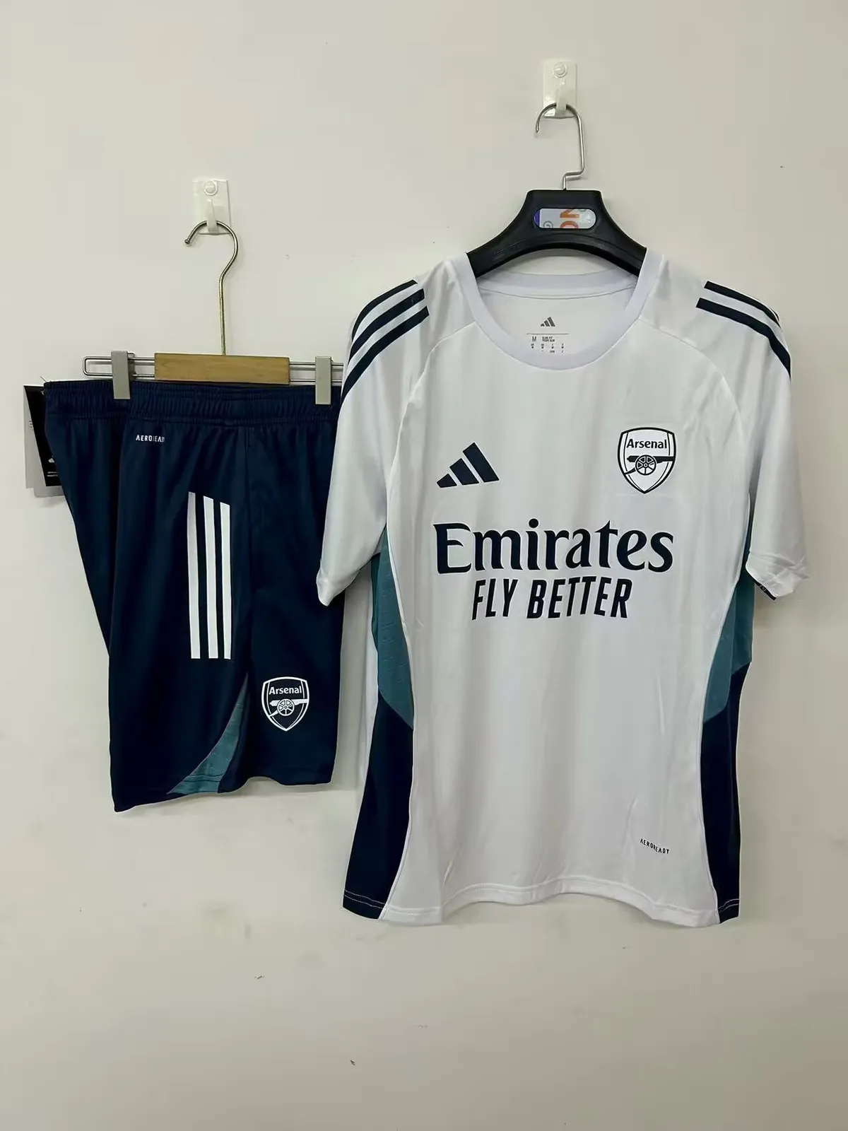 25/26 Arsenal training jersey white — 1/2