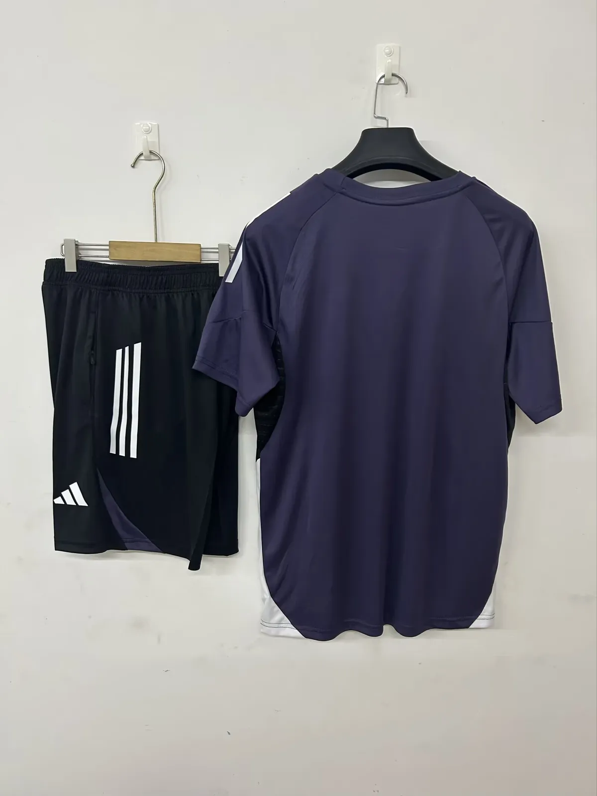 25/26 M-U Training Suit Purple — 1/2