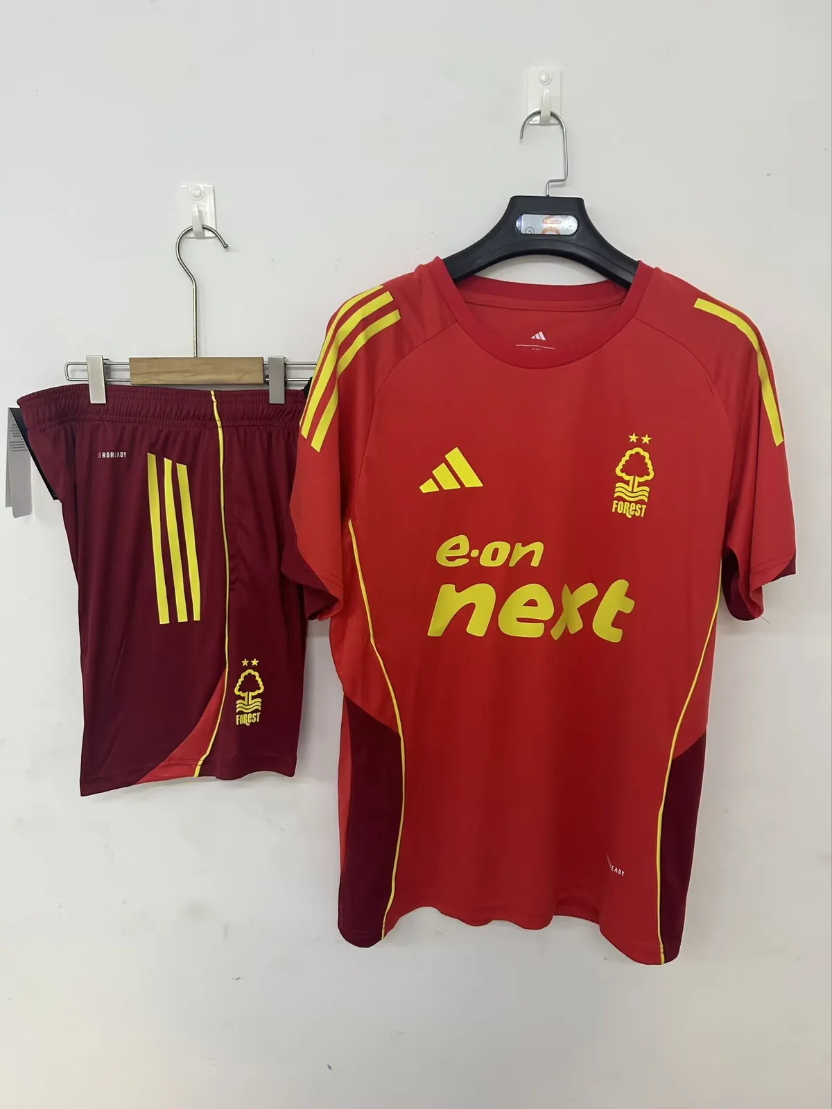 25/26 Nottingham Forest training jersey red — 2/2